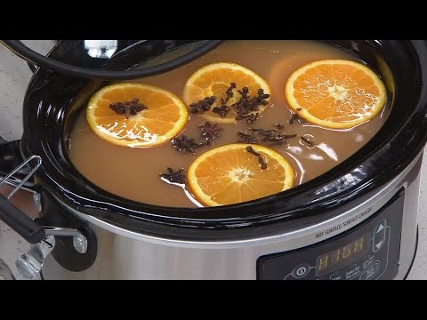 a-slow-cooker-cocktails-—-mulled-cider-and-hot-buttered-rum