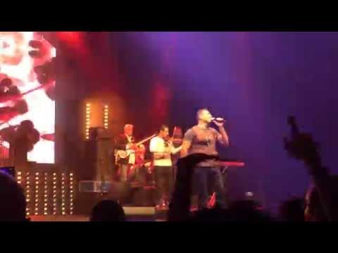 عمرو دياب أصلها بتفرق دبي حفلة    2   