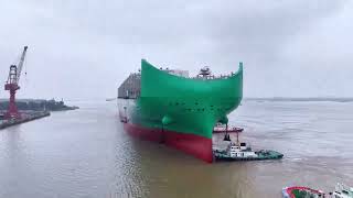 Mise À Leau Du Porte-Conteneurs Géant Cma Cgm Notre Dame