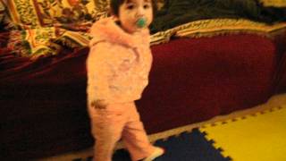 Susan_-_a_few_steps_2100_-_2006-12-28.AVI