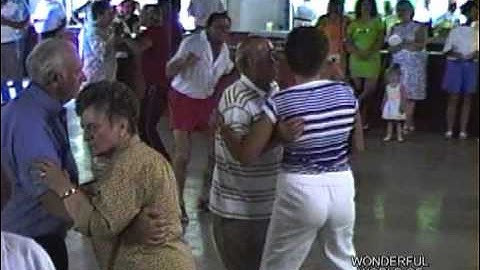 BENZY RATHBONE POLKA BAND AT SLOVENIAN PICNIC EVANSTOWN PA."LORETTA POLKA MEDLEY"