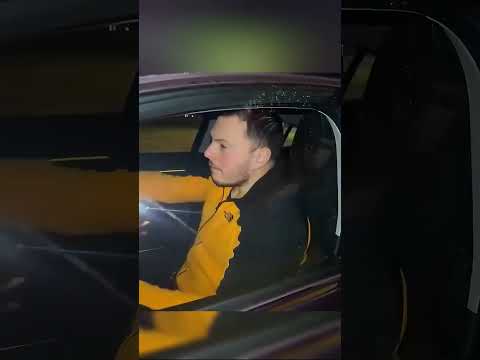 Разбудили уставшего водителя😁