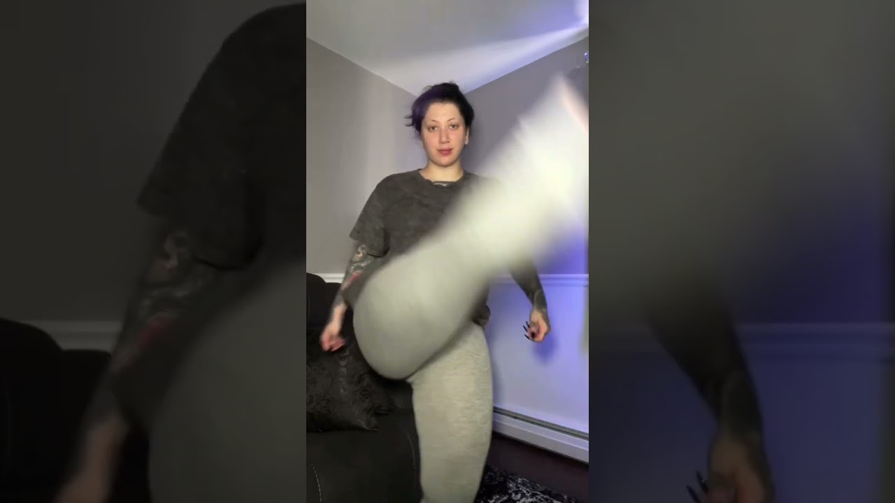 Which outfit is better? #outfittransition #transitionvideo #shortscreator