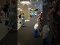 Атмосфера в аэропорту Денпасар, Бали, Индонезия