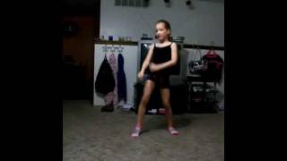 Hannah Doing The Wop Dance