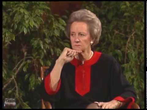 Living Self-Portrait: Katharine Graham - National Portrait Gallery