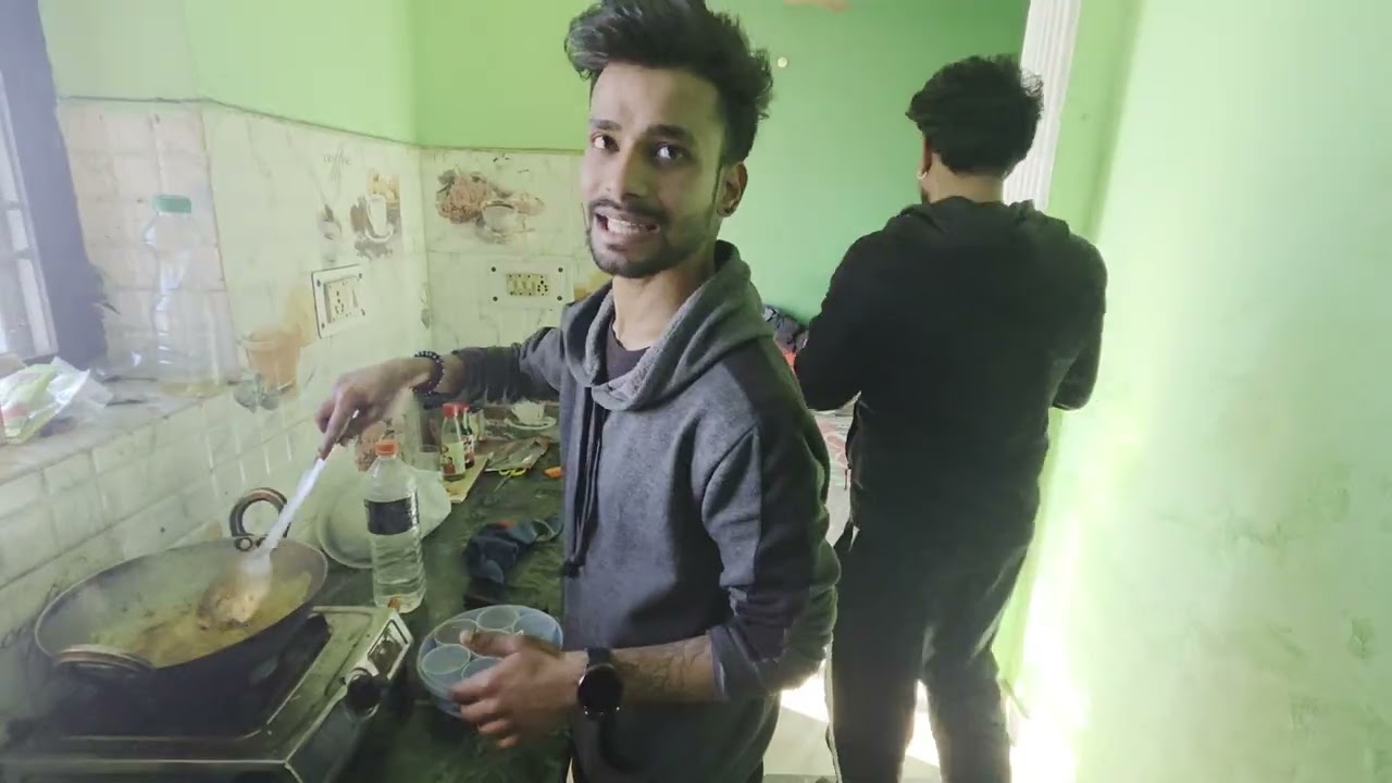 Aaj banaya EGG fried rice, room tour 🤣🤣 [010/100]