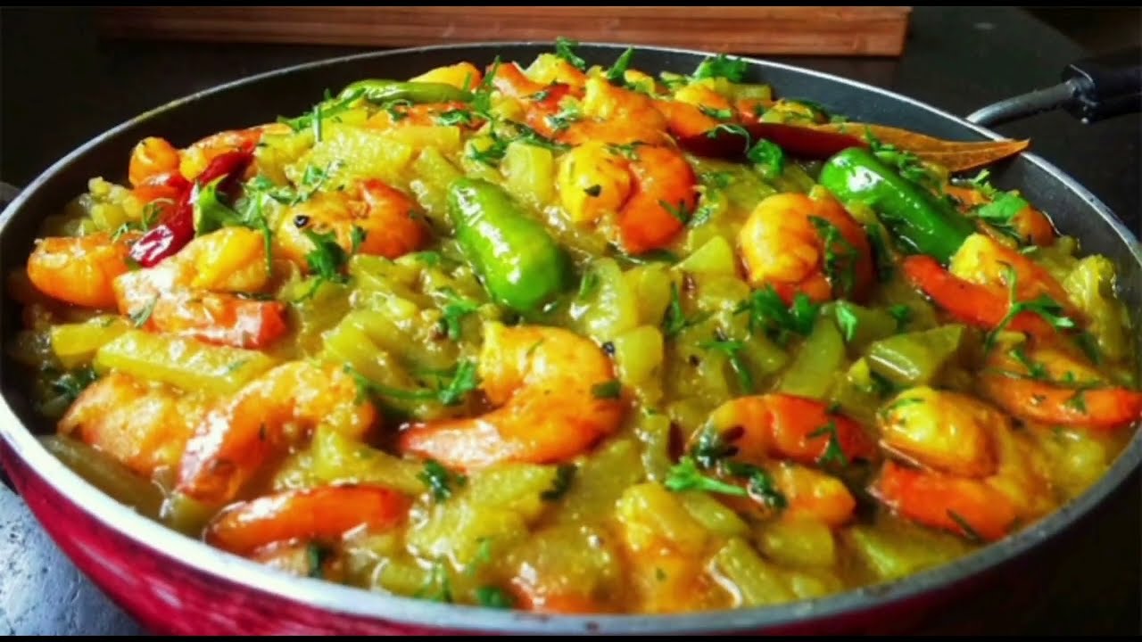 লাউ চিংড়ি একবার এভাবে বানিয়ে দেখুন Lau Chingri Recipe |Traditional Bengali Recipe| Summer Special 