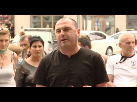 საპროტესტო აქცია კოლმეურნეობის მოედანთან. რას ითხოვენ მიწისქვეშა გადასასვლელში დასაქმებული