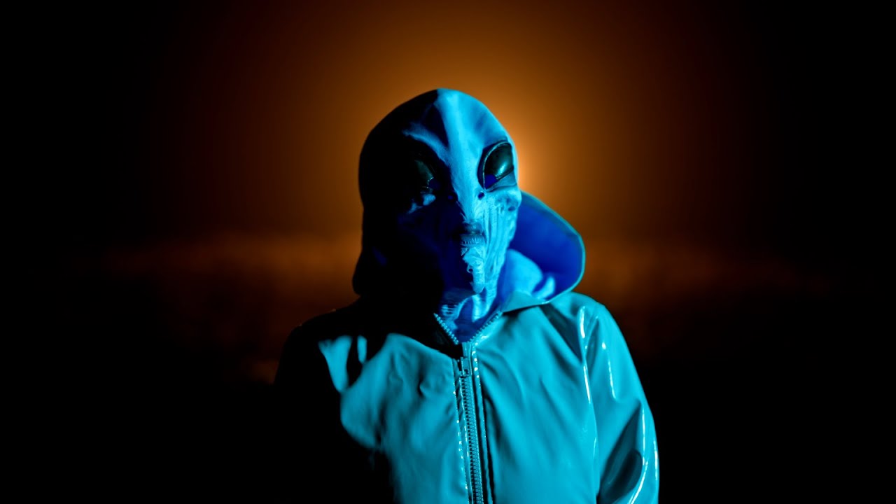 Slupinsky - Kosmos (prod. by JNKSH) (Official Video) adlı videoyu YouTube'da izle Slupinsky - Kosmos (prod. by JNKSH) (Official Video) adlı videoyu YouTube'da izle