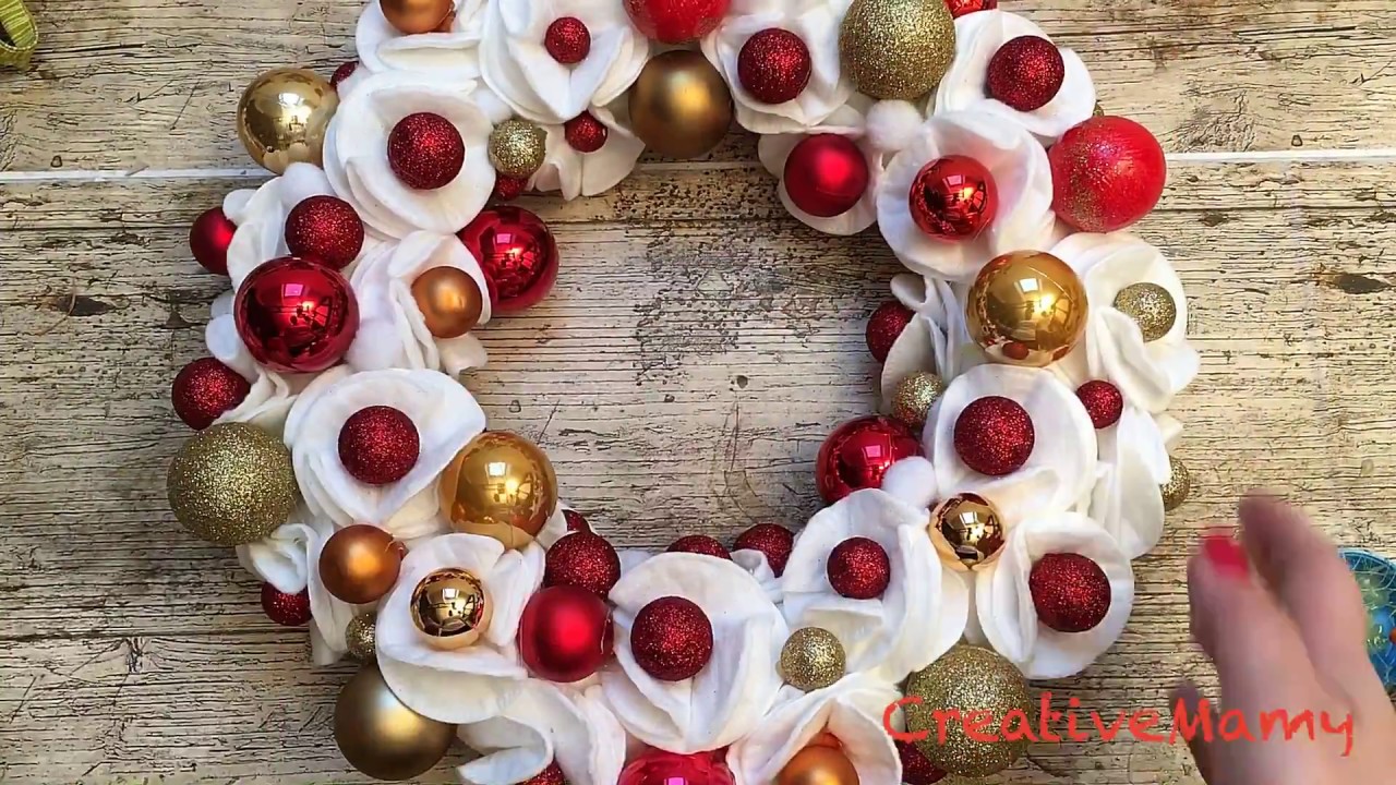 Decorazioni Natalizie Con Cotone.Diy Come Realizzare Una Ghirlanda Con Dischetti Di Cotone E Palline Di Natale Make Up Remover Pads Youtube