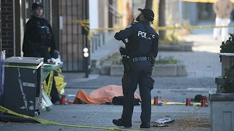 GUNNED DOWN ON DANFORTH: Victim in his early 30s d...