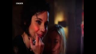 Anni & Jasmin - The Scientist