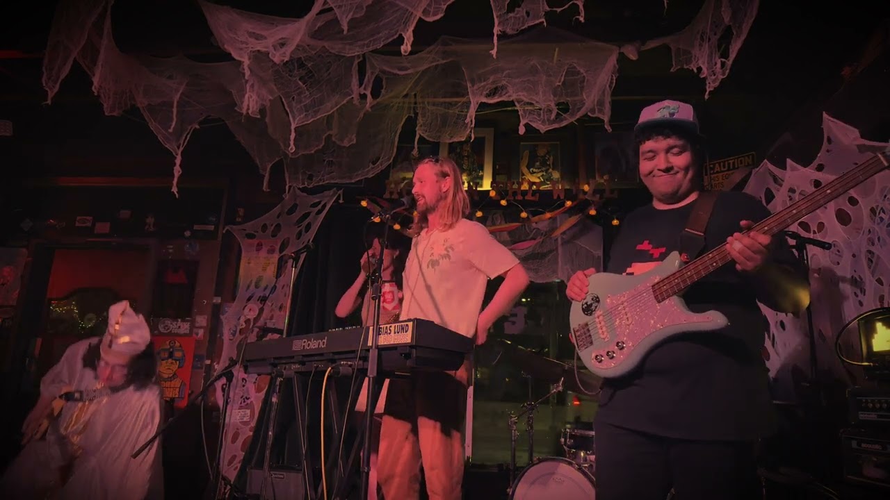 Tobias Lund - Live @ Hole in the Wall (full Halloween show)