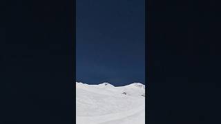 Поднимаемся на Эльбрус, на снегоходе