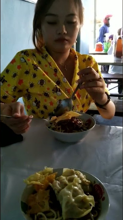 Video Mentahan Bahan Halu Makan Bareng Cewek cantik. Buat Manasin mantan. STORY HALU