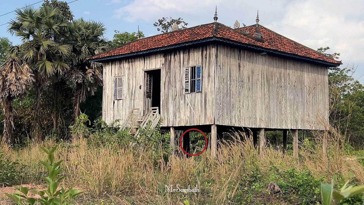 Creepy Haunted Abandoned House With EVERYTHING Left Behind