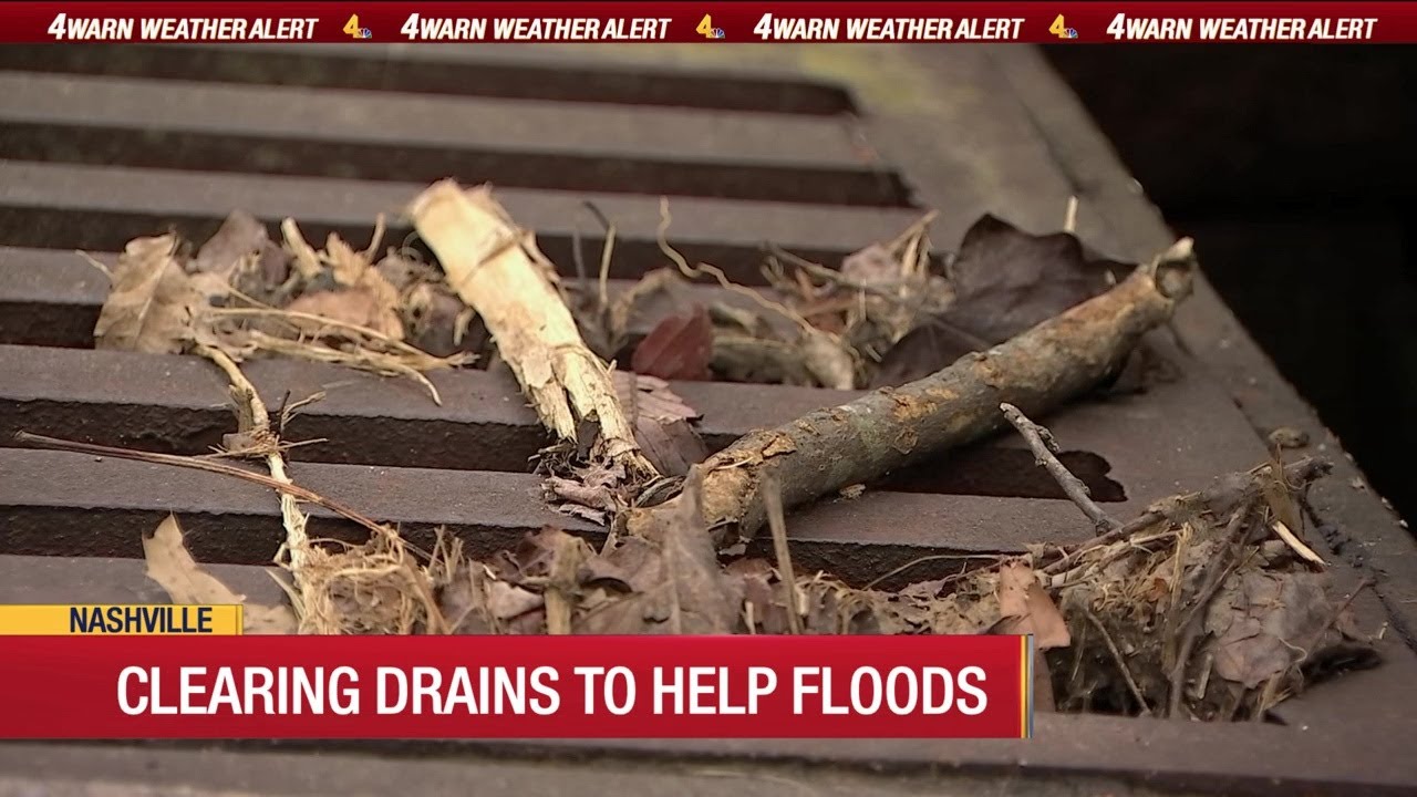 Cleaning drains help prevent flooding - YouTube