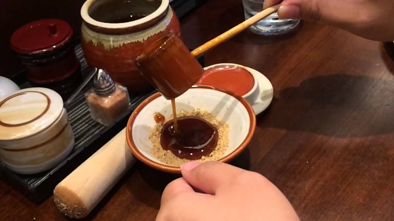002 Eating Tonkatsu in Waikiki (Tonkatsu Ginza Bairin) YouTube