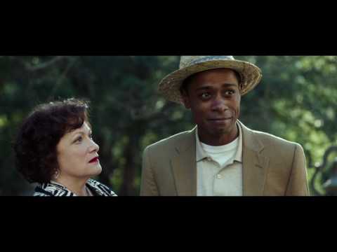 ¡HUYE! - TRAILER A - DOBLADO