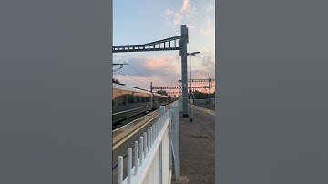 Class 800 speeding through twyford