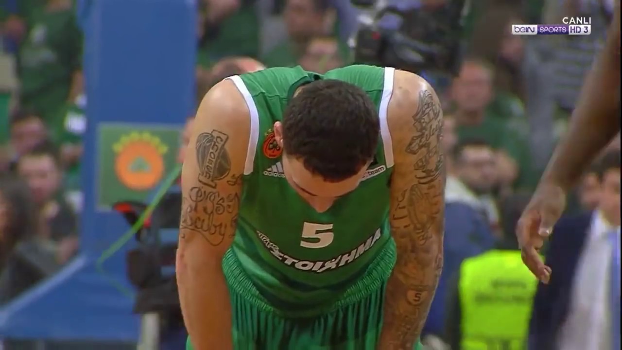 İsmail Şenol OAKA'da Fenalık Geçiriyor