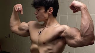 18 years old young bodybuilder showing his pumped muscle | flexing | muscle worship