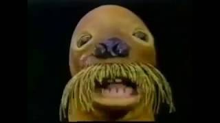 Walrus From Pingu Speaking German