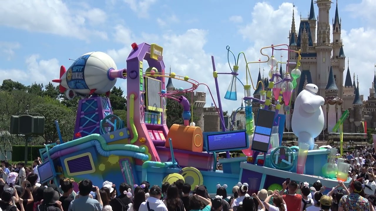 Baymax's Mission: Cool Down at Tokyo Disneyland - YouTube