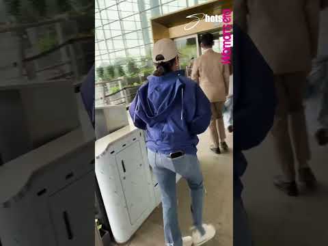 Suhana Khan with her Mom Gauri Khan spotted at the Delh Airport ❤️..