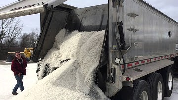 V-FLOOR V-9 System Unloads Salt