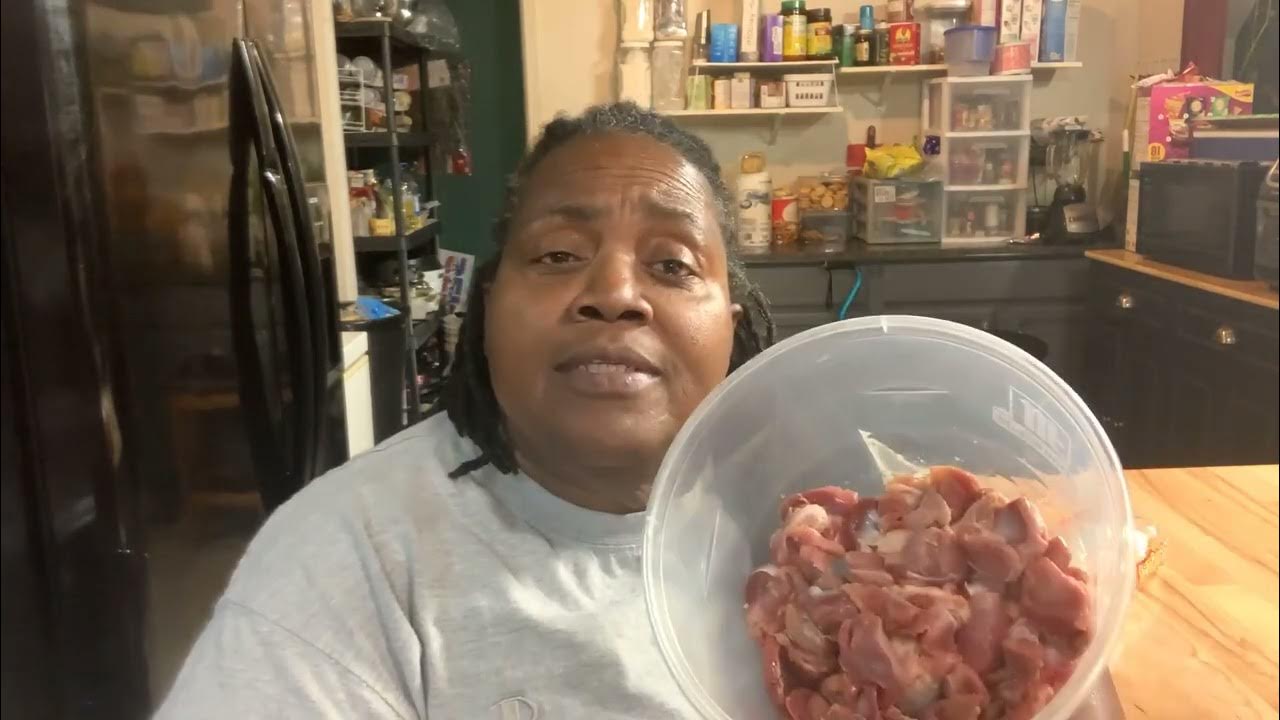 Chicken gizzards /gravy and fried chicken livers fried liver Chicken