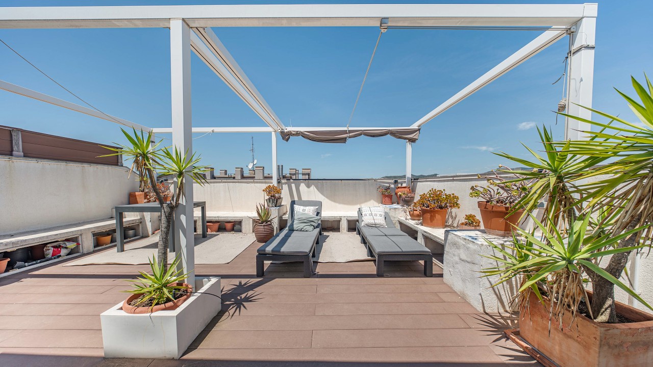 Video tour — Ekskluzywny penthouse z dwoma tarasami przy Port de Badalona