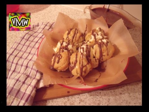 HOW TO MAKE PROFITEROLES WITH CREAM AND CHOCOLATE SAUCE