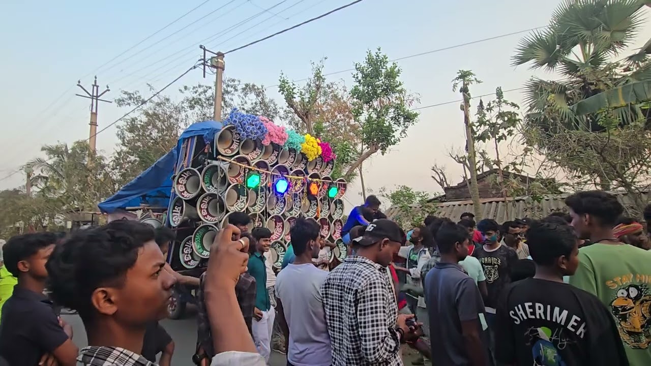 পর্বতপুর শ্মশান কালী পূজা উপলক্ষে সাউন্ড সেন্টার আর সাউন্ড সার্ভিস মারাত্বক লেভেলের কম্পিটিশন করছে 