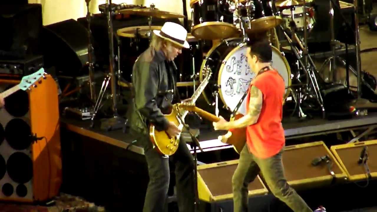 Rockin In The Free World Pearl Jam With Neil Young Cameo Live Acc Toronto 2011 Youtube