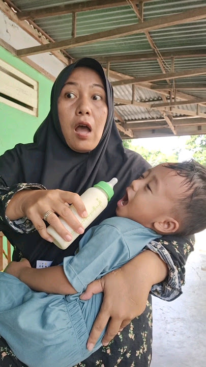 BAYI KUCING INGIN MINUM SUSU 🍼🐱😂 #shorts #funny #cat