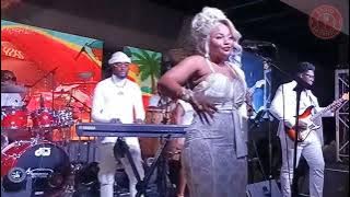 Annie Arlette Se Mwen Ki pi Anfòm Yo fache| Grande Première Live Performance Montréal 2025