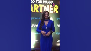Tv-ster Shweta Tiwari deelt hilarische grappen op de rode loper! | Beroemdheid | Actrice | N18S