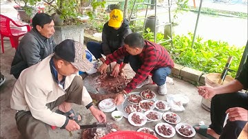 TOÀN CẢNH LÀM CỖ ĐÁM GIỖ QUÊ HƯƠNG THÁI BÌNH, Món Ăn Tiết Canh Lòng Lợn