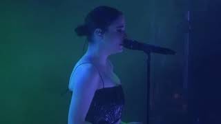 Banks -If we were made of water - Live at Cirque Royal, Brussels - 19 November 2019