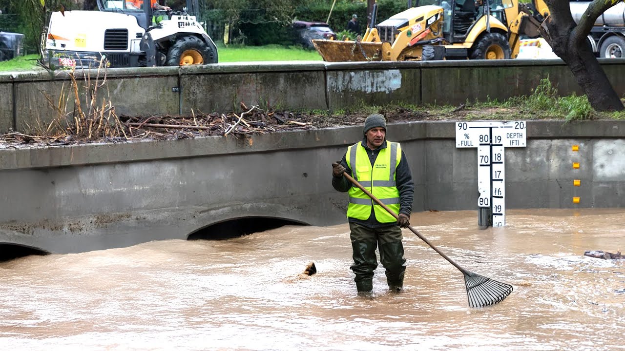 Road to Rescue Storm Drain Cleaning in Heavy Flood - YouTube