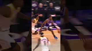 How Does De'Aaron Fox Get Downhill So Easily?