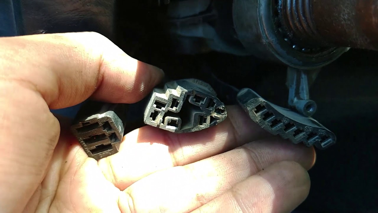 Cambio de cilindro y pastilla de encendido golf A2, desmontar volante, claxon, columna de dirección