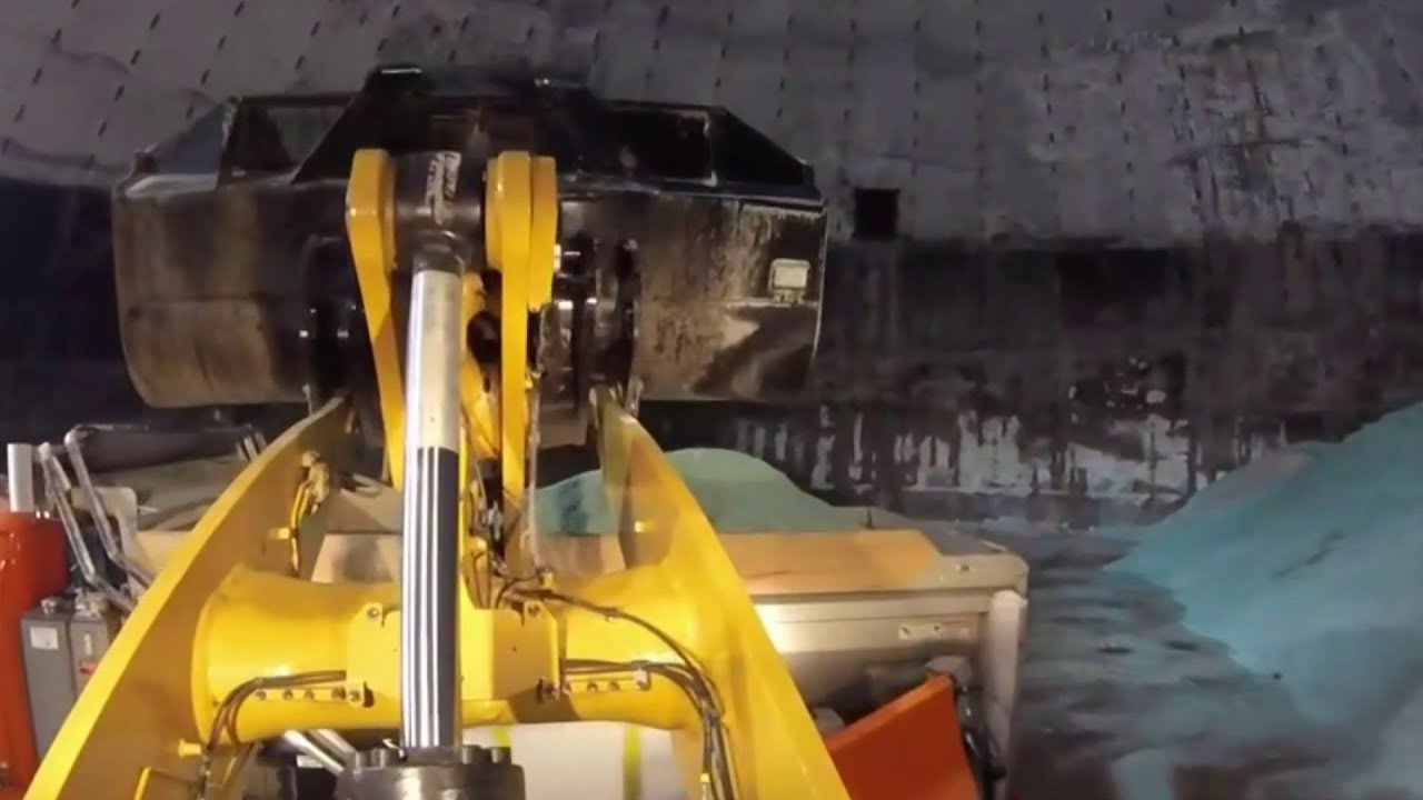 Road crews prepare to handle dirt roads ahead of ice storm - YouTube