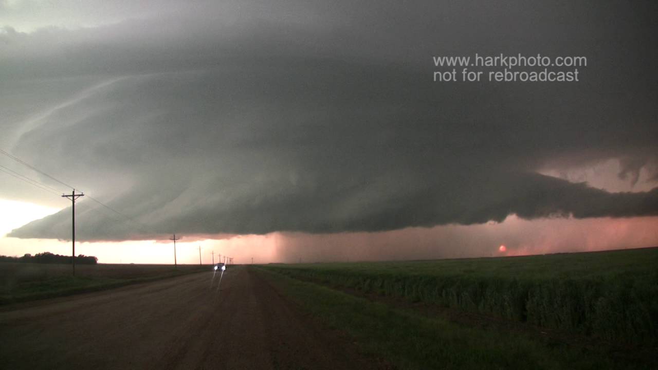 Short Time-Lapse of the May21 2016 Leoti, KS supercell - YouTube