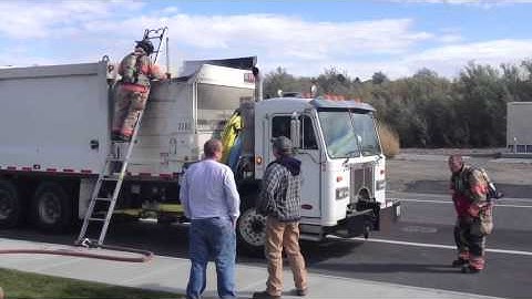 Garbage truck fire in Richland
