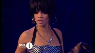 Rihanna - Breakin' Dishes (BBC Radio 1's Big Weekend 2007) Resimi