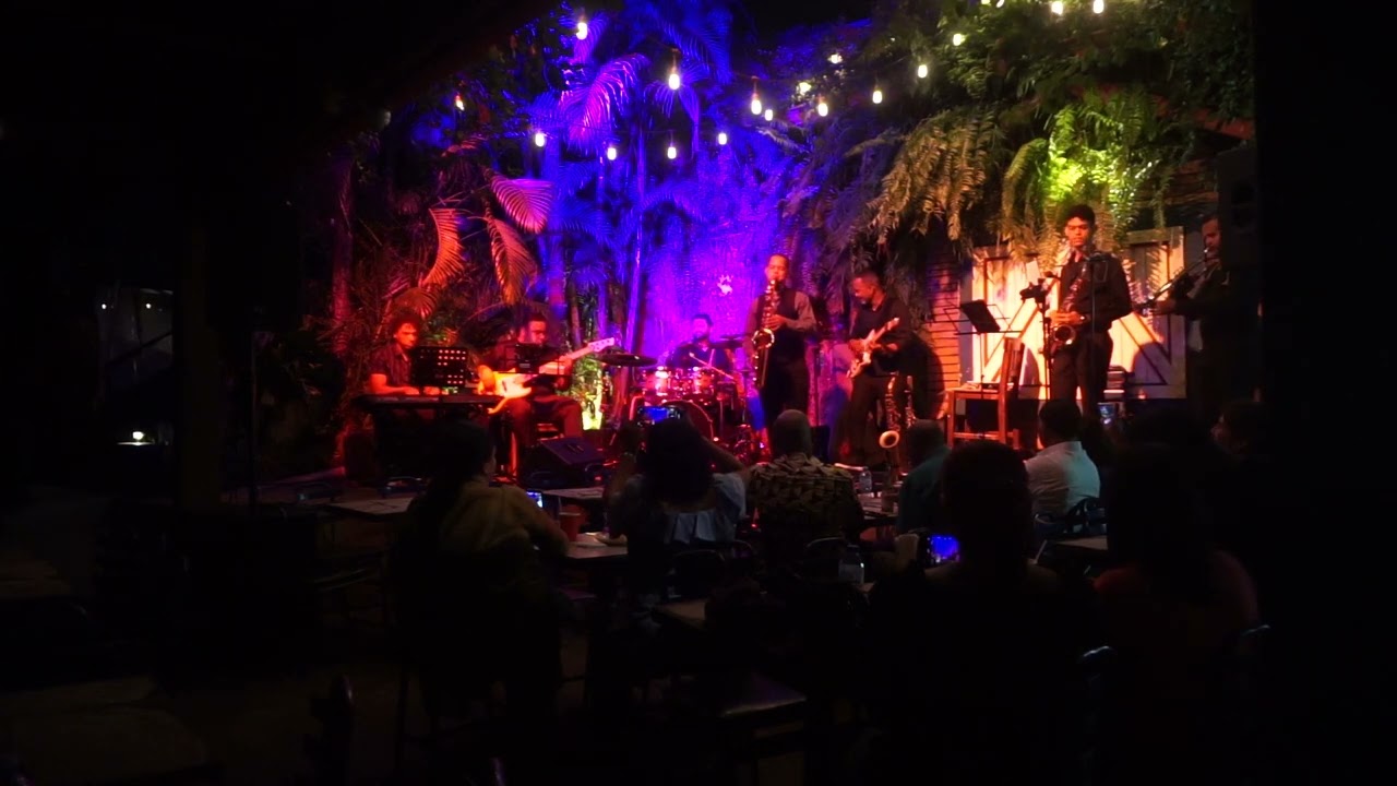 Alexander Vásquez & Hexatonale Jazz Group - Amor Narcótico