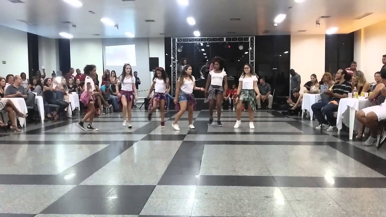 Espaço Bailar - Escola de Dança apresentação de STREET DANCE ACM Osasco dança de rua caracteristicas